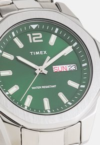Timex ESSEX DAY DATE - Montre - silver-coloured/green