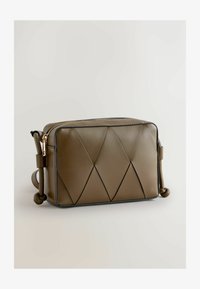 Sélectionné, khaki green