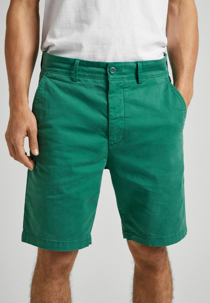 Pepe Jeans REGULAR - Šortai - jungle green