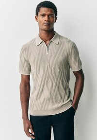 Next - REGULAR FIT - RICH SHORT SLEEVE TEXTURED PATTERN QUARTER ZIP - Polo shirt - mushroom brown Thumbnail Image 1