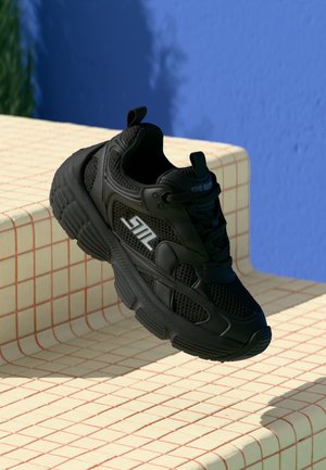 POWER 1 - Trainers - black