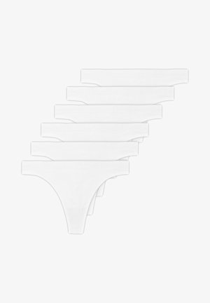 Sechs weiße Baumwoll-Thongs mit nahtlosen Seiten und minimalistischem Design, ausgestattet mit einem weichen elastischen Bund und glatter Textur.