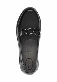 Mocassin en cuir noir avec un détail décoratif en chaîne noire sur le dessus, bout arrondi et semelle intérieure rembourrée indiquant la taille 37 pour un confort optimal.