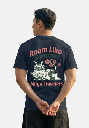 RoamLikeSummer, NINJA TRAVELERS UNISEX - Print T-shirt - navy