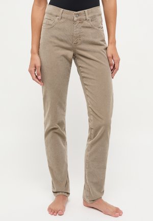 Beige Corduroy-Hosen mit taillierter Passform, fünf Taschen-Design und einem Reißverschluss mit Metallknopf. Glatte Textur mit vertikalen Rippungen.