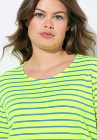 LAURASØN STRIPE 3/4 SLEEVES CREW NECK - Langarmshirt - safety yellow