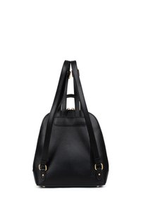 Borsa in pelle nera con design strutturato, due tracolle regolabili e dettagli in metallo dorato. Texture liscia con finitura opaca.