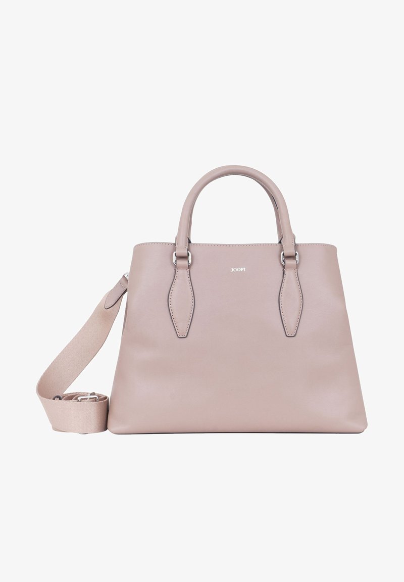 Sac à main en cuir rose avec poignées courtes, bandoulière ajustable, surface texturée et quincaillerie métallique argentée. Logo de la marque affiché en évidence.