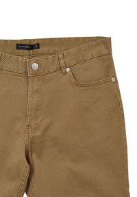 Pantaloni in cotone khaki con una consistenza liscia, dotati di chiusura a bottone frontale, due tasche laterali e dettagli di cucitura sottili.