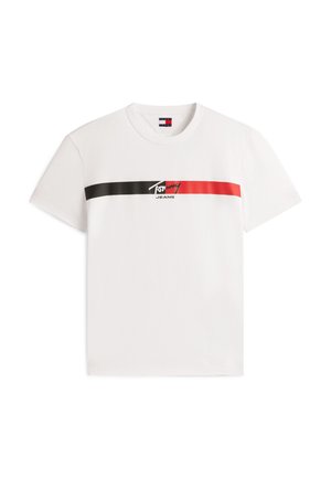 Weißes T-Shirt mit kurzen Ärmeln, schwarzem und rotem horizontalem Streifen über der Brust und dem Textlogo "Tommy Jeans" in der Mitte.