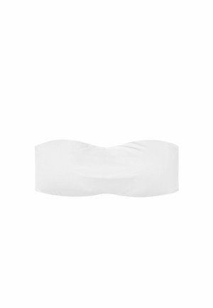 Bílý bezšvový bandeau top, vyrobený z hladkého materiálu, se zaobleným tvarem bez ramínek nebo zdobení, ideální na vrstvení.