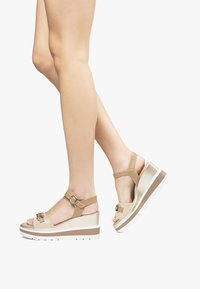 NeroGiardini Platform sandals - lino