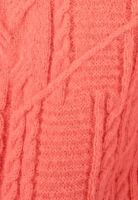 Damart À TORSADES ET BOUTONS  - Strickpullover - corail