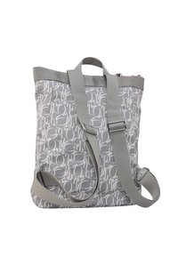Szara torba na ramię z powtarzającym się wzorem logo, wykonana z mocnego materiału, z dwoma uchwytami u góry i regulowanym paskiem na ramię. Zamek błyskawiczny.