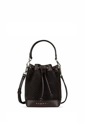 Borsa secchiello marrone scuro con texture, chiusura con coulisse, manico superiore, tracolla regolabile e logo "bugatti" nella parte anteriore inferiore.