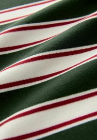 Next Top dugih rukava - red green