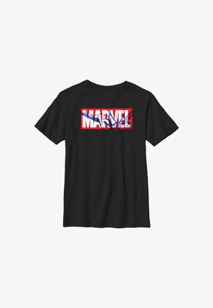 Sort t-shirt med et rødt rektangulært Marvel-logo med et blåt Spider-Man-grafik inde i bogstaverne.