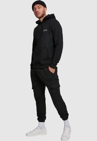 Mister Tee THAT NOISE HOODY - Hoodie - black