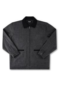 Chaqueta de franela gris con un collar negro, cierre frontal con cremallera, dos bolsillos laterales y puños abotonados. Tejido texturizado con un patrón sutil.