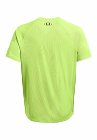 Ljusgrön sporttröja med kort ärm och svart Under Armour-logotyp centrerad nära baksidan av halsringningen.