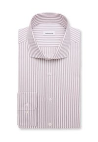 Chemise blanche pliée avec fines rayures verticales rouges, boutonnée devant et col cassé.