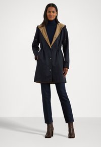 Lauren Ralph Lauren REVERSIBLE HOODED ANORAK - Parka - dark navy/birch tan