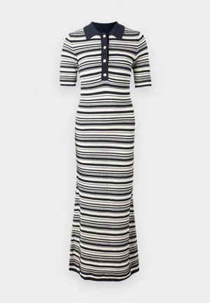 Csíkos maxi ruha sötétkék és krémszínben, galléros nyakkivágással, rövid ujjakkal, gombos záródással és testhez álló fazonnal, amelynek alja lágyan bővül.