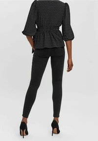 Vero Moda Blus - black