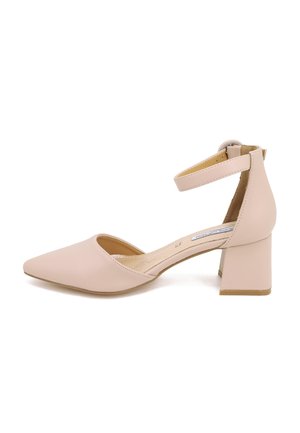 Scarpa con tacco in pelle rosa chiaro, con punta affusolata, cinturino alla caviglia e tacco a blocco quadrato. Texture liscia e design minimalista.