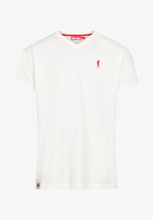 Hvid kortærmet V-hals T-shirt lavet af blød stof, med et lille rødt logo på venstre bryst og et rødt mærke ved kanten.