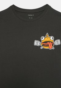 Name it NKMALFRED FORTNITE - Apdrukāts T-krekls - raven