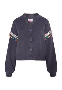 Cardigan corto grigio scuro con scollo a V, caratterizzato da tre grandi bottoni, polsini a coste e accenti colorati intrecciati sulle maniche.