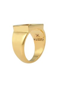 Guldfarvet ring med et firkantet topdesign med en glat overflade og poleret finish, præget med brandnavnet "Kuzzoi" indeni.