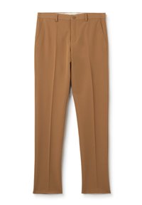 Pantalones color beige con una textura suave, con frente plano y dos bolsillos laterales. Cuenta con un cierre de botón y trabillas para cinturón. Diseño de pierna recta.