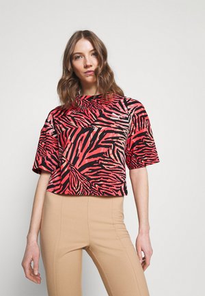 Puma BOYFRIEND TEE - T-shirts med print - apricot blush