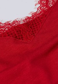 Intimissimi WARM EFFECT ULTRALIGHT - Tílko - rot red