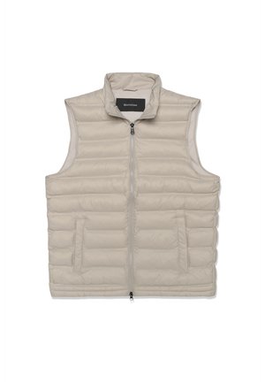 Beige wattierte ärmellose Weste mit Reißverschluss vorne, hohem Kragen und zwei Seitentaschen, flach auf weißem Hintergrund liegend.