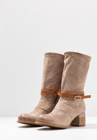 A.S.98 Bottes de cowboy / motard - beige