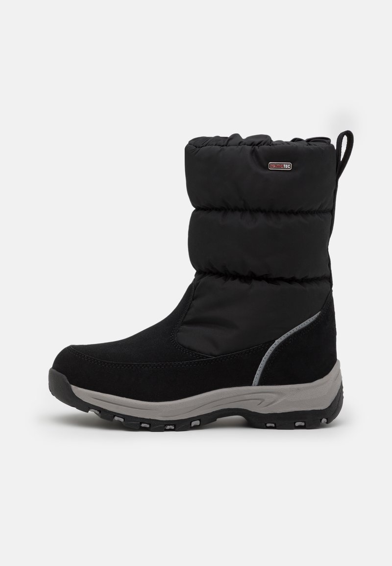 Botte d'hiver isolée noire avec semelle grise, semelle extérieure texturée, languette à l'arrière et petite étiquette "reima TEC" sur la partie supérieure de la tige.
