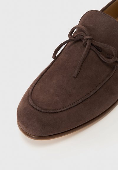 Stuart Weitzman BENNETT - Instappers - espresso