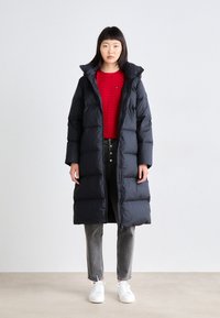 Tommy Hilfiger CASUAL MAXI - Dunfrakker - desert sky