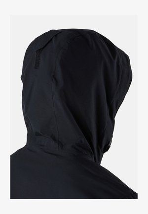 Zwarte Hooded jack van een glad, waterafstotend materiaal. Beschikt over een veilige, verstelbare capuchon en minimaal stiksel.