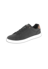 Baskets en cuir noir avec semelle en caoutchouc blanche, présentant un bout rond, un laçage, des accents texturés sur les côtés et une languette de talon marron.