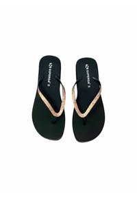 Infradito nere con suola texture e cinturini metallici rosa glitter a forma di V, con la marca "SUPERGA" e la taglia 38 stampata.