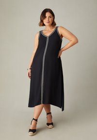 Live Unlimited London Maxiklänning - black