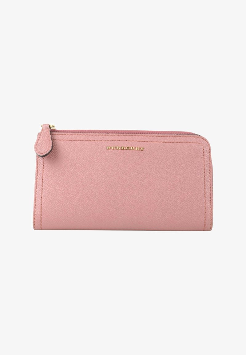 Portefeuille zippé en cuir rose Burberry avec logo doré centré près du haut et une tirette arrondie sur le côté gauche.
