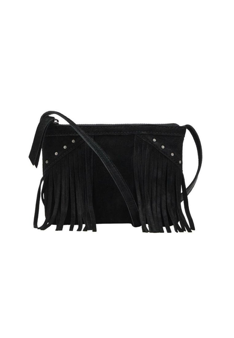 Borsa a tracolla in suede nero con dettagli frangiati, borchie argentate sul davanti e una lunga tracolla regolabile. Forma rettangolare con texture morbida.