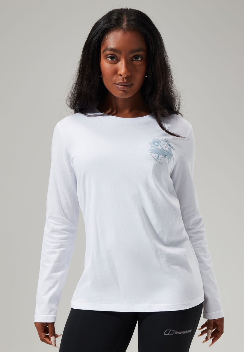 Weißes Langarm-T-Shirt mit einem blauen Grafikdesign auf der linken Brust. Weicher Stoff mit entspannter Passform, Rundhals und minimalen Nähten.