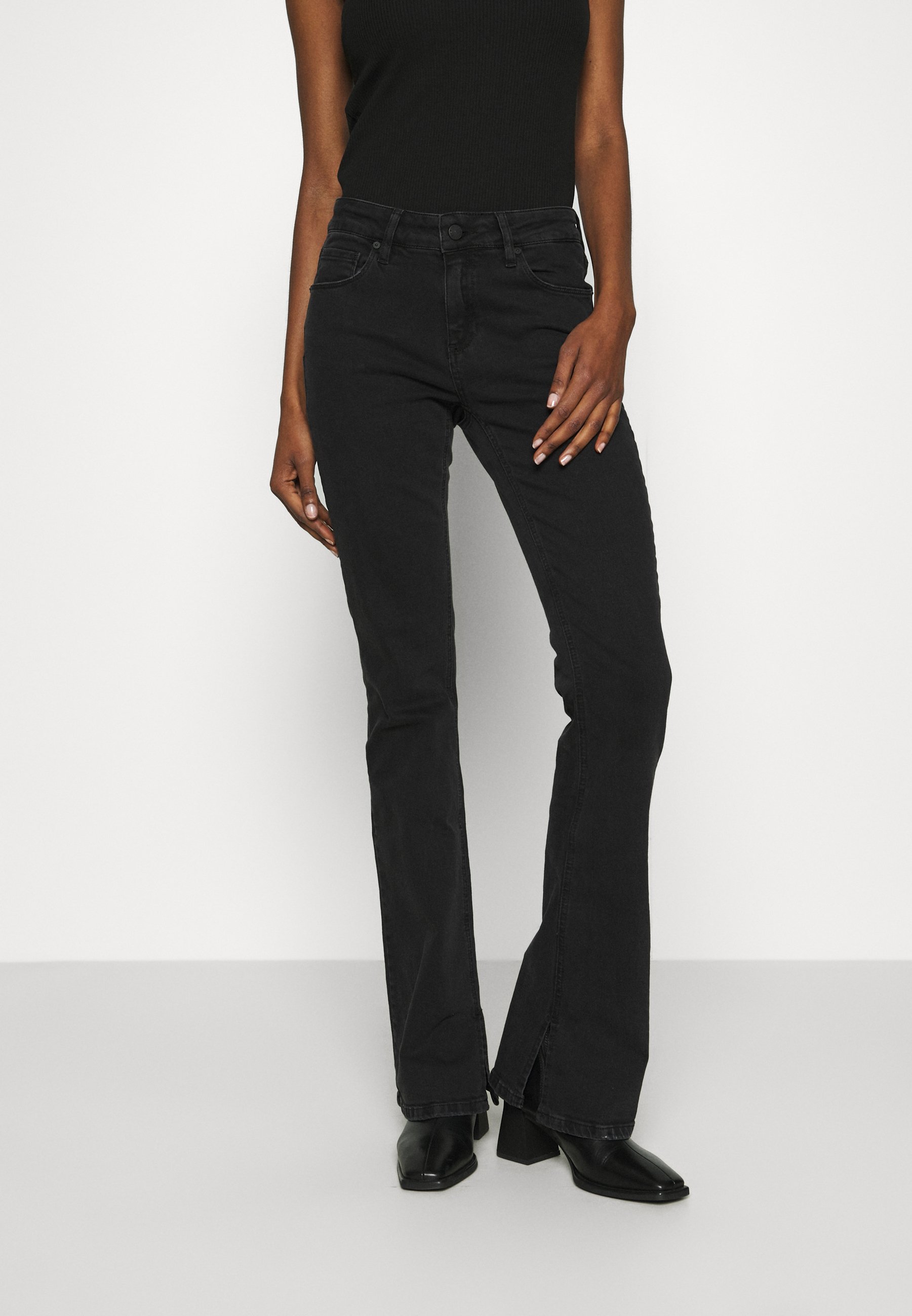 Pieszak MARIJA FLARE - Flared Jeans 