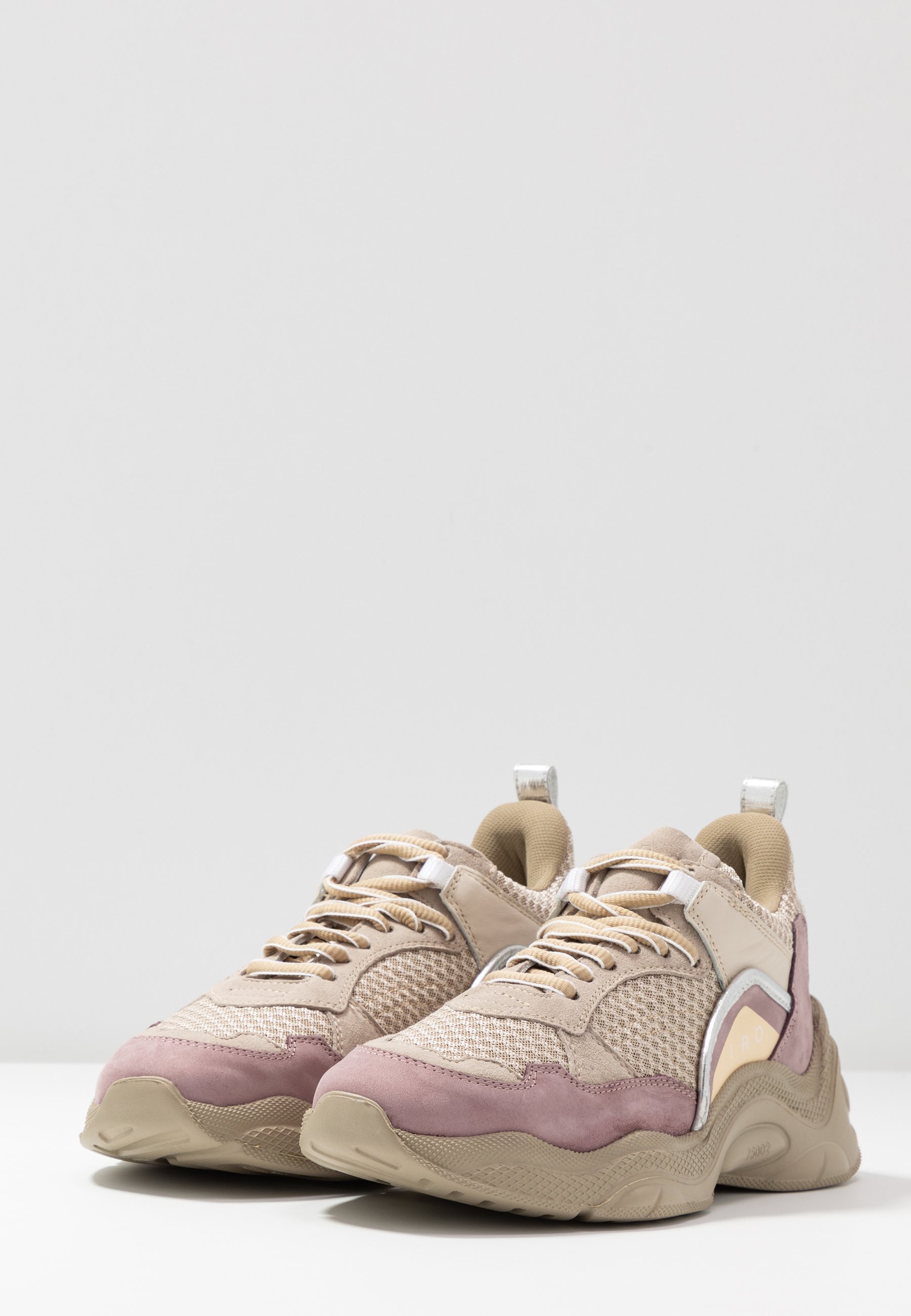 basket curve runner iro